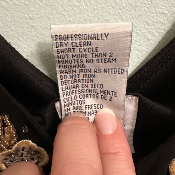 Gorgeous sleeveless black dress with gold accents and beadwork - Picture 6 of 6